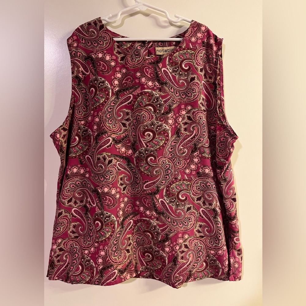 Sleeveless rose colored paisley print scoop neck sleeveless shirt - size L